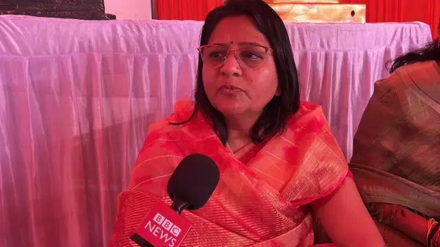 उमेदवारी न मिळाल्यामुळे भाजपच्या महिला कार्यकर्त्या उपोषणाला बसल्या होत्या.