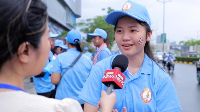 Lou Kimhouy, 29 tuổi nói ông Hun Sen đã đem lại may mắn cho cô 