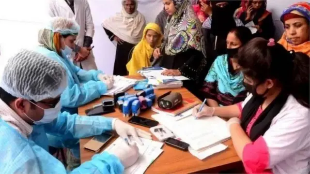 Treating one patient in front of another has become a regular occurrence in Bangladesh (file photo).