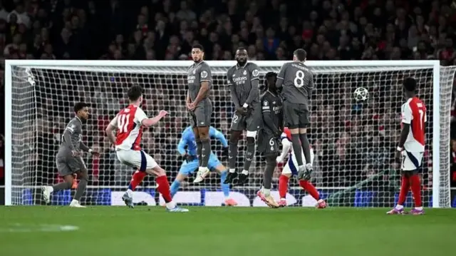 Declan Rice kuri 'coup franc' yigitego cya mbere