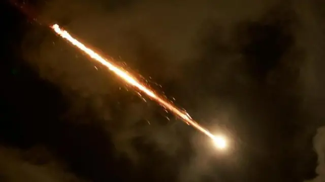 তেল আবিবের আকাশে ক্ষেপণাস্ত্র