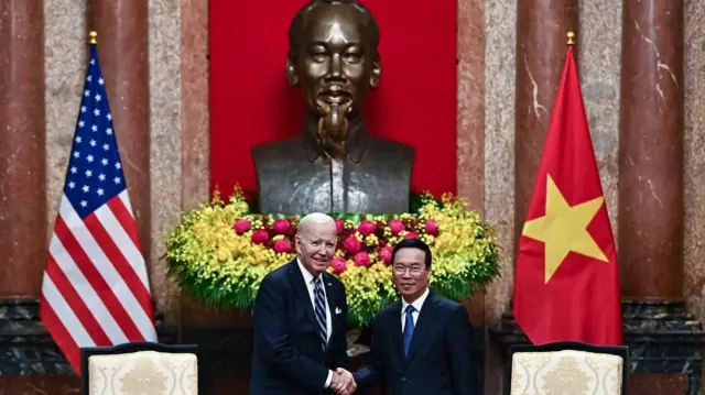 Байден, Во Ван Тхыонг