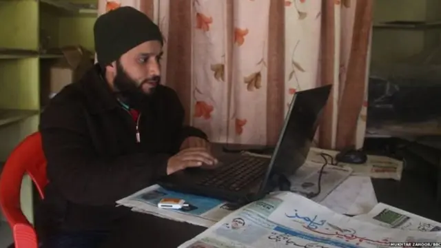 ਮੁਨੀਬ , ਪੱਤਰਕਾਰ