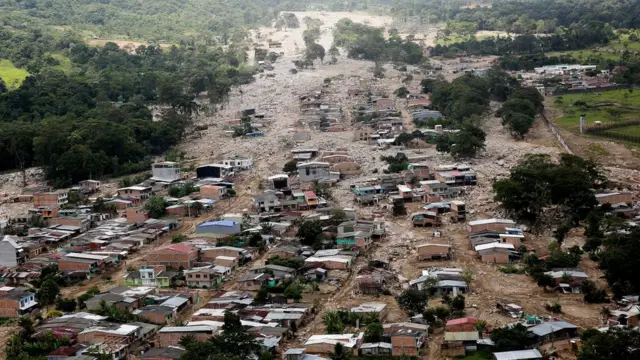 Vista aérea de la devastación en Mocoa