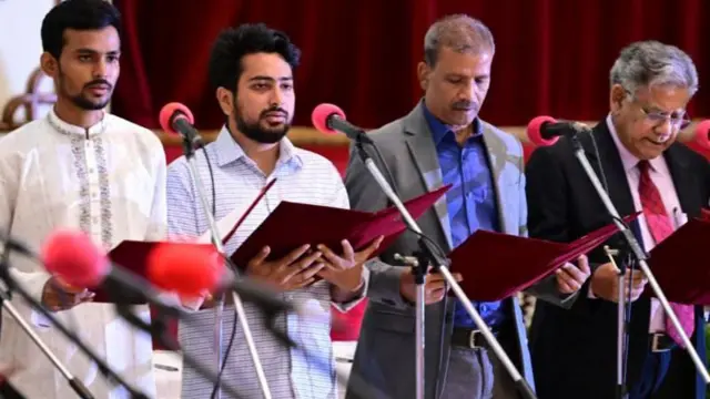 রাষ্ট্রপতির কাছে অন্তর্বর্তী সরকারের উপদেষ্টা হিসেবে শপথ নেন শিক্ষার্থী প্রতিনিধিও