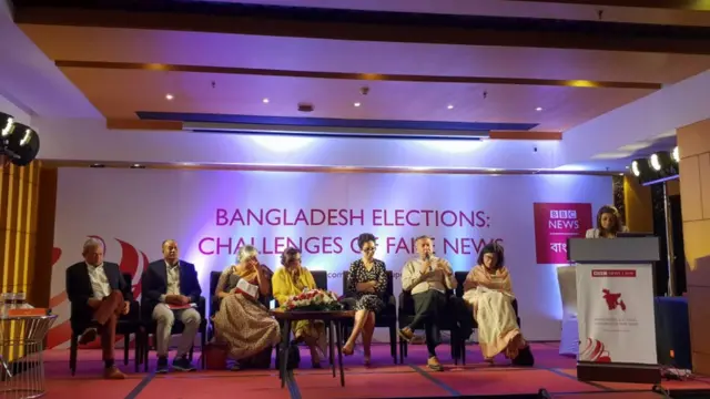"বাংলাদেশের নির্বাচনে ভুয়া খবর প্রতিরোধের চ্যালেঞ্জ" শীর্ষক সেমিনারের প্যানেল সদস্যরা।