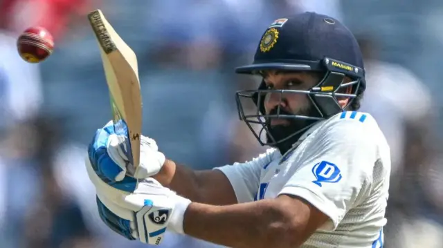 पुणे में भी रोहित शर्मा कोई कमाल नहीं दिखा सके