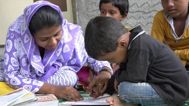 अंजुमने तिच्या कुटुंबीयांना शिक्षणाचं महत्त्व पटवून दिलं आहे.