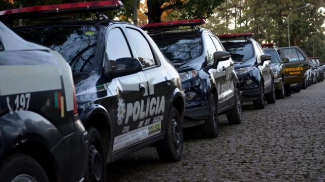 Carros de polícia no Rio Grande do Sul