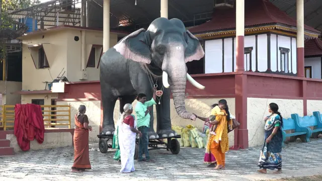 ரோபோ யானை