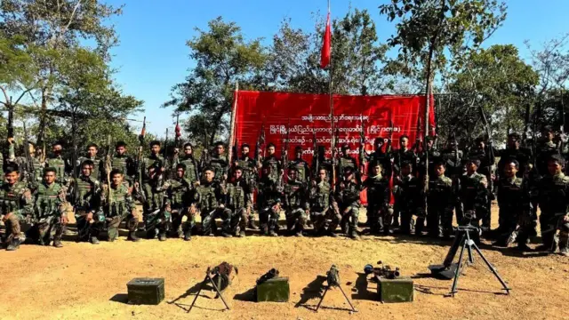 မြိုင် ပကဖ အဖွဲ့ဝင်တွေ 