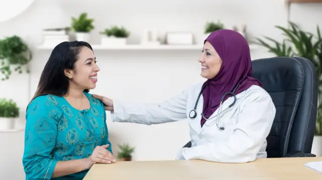 प्रसव से पहले डॉक्टर से जांच जरूर करानी चाहिए. 