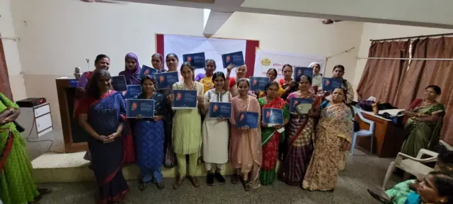 फक्त घरकाम कामाच्या आधारावर आणि एवढ्या कमी उत्पन्नावर उत्कर्ष साधून गरिबीच्या चक्रातून बाहेर पडण्याची शक्यता नाहीशीच आहे, हेच या सर्वेक्षणातून दिसून येतं.