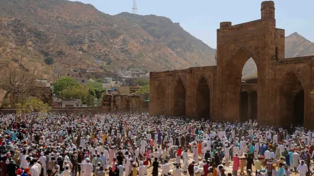 اڑھائی دن کا جھونپڑا