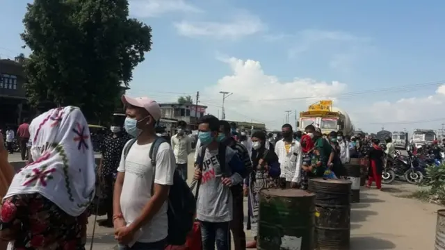 दैनिक करिब ६ हजार नेपाली भारत फर्किरहेको बताइन्छ