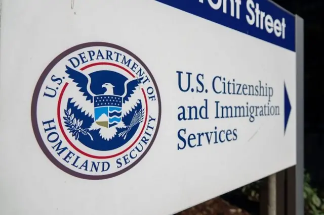 अमेरिकेचं नागरिकत्व मिळवण्यासाठी वेगवेगळ्या मार्गांचा वापर केला जातो, यात काहीजण यू व्हिसाचा अवलंब करतात