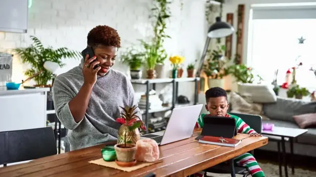 اكتسب العمال المرونة في العمل أثناء تفشي الوباء، وبعضهم لا يرغب في التخلي عن الطريقة التي يعمل بها الآن