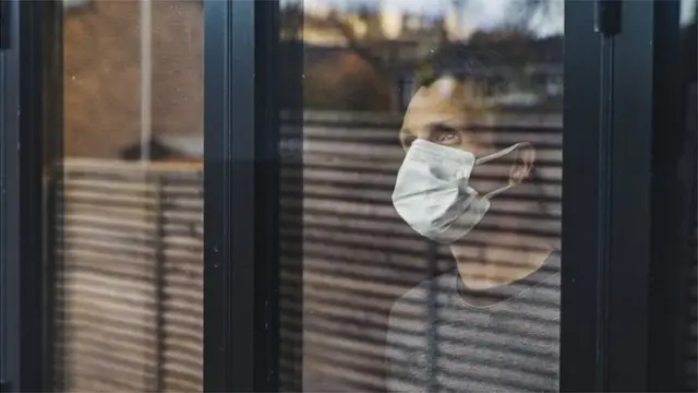 Айрым адистер чектөө чаралары инфекцияны ооздуктады десе, буга башкалар макул болбой жатат