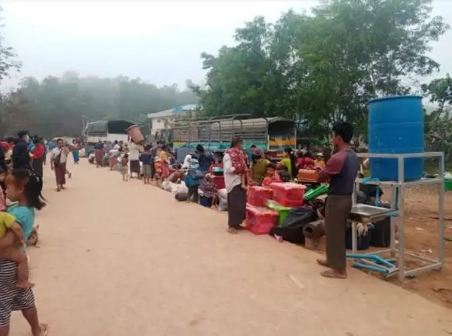 နေရပ်ပြန် အမ်းစစ်ရှောင်တွေ