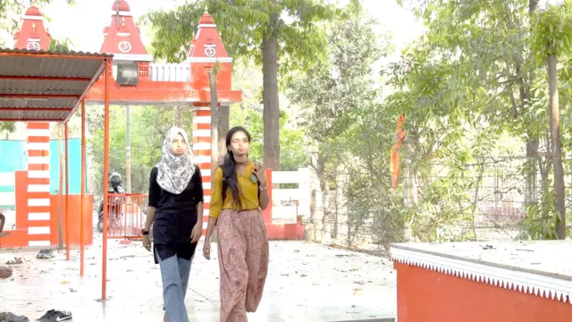 काव्या आणि नूर 