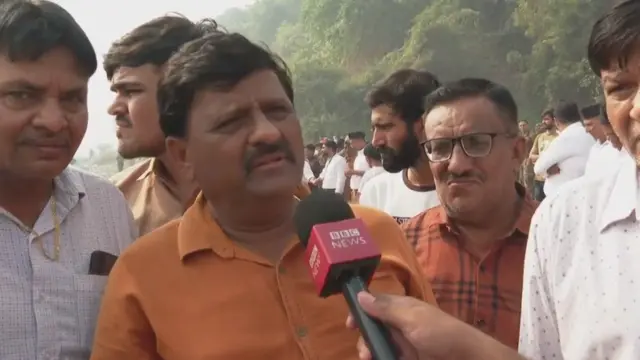 సహాయ చర్యల్లో పాల్గొన్న మాజీ ఎమ్మెల్యే కాంతిభాయ్