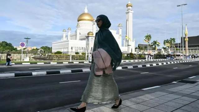 మసీదు, బ్రూనై, షరియా లా, భారత ప్రధాని మోదీ