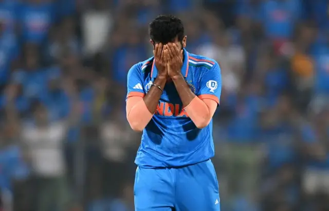 இந்தியப் பந்துவீச்சாளர்கள் திணறியபோது தகர்ந்த நம்பிக்கைகள்