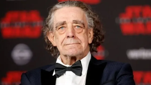 پیتر میهیو نقش موجودی پشمالو و خیالی را در جنگ ستارگان بازی می کرد