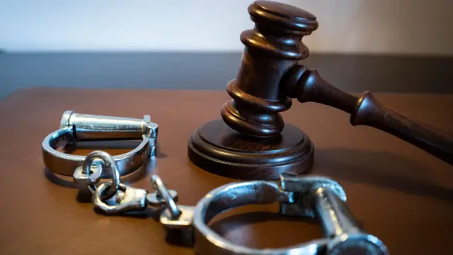 పోలీస్, ముంబయి, గురు మా