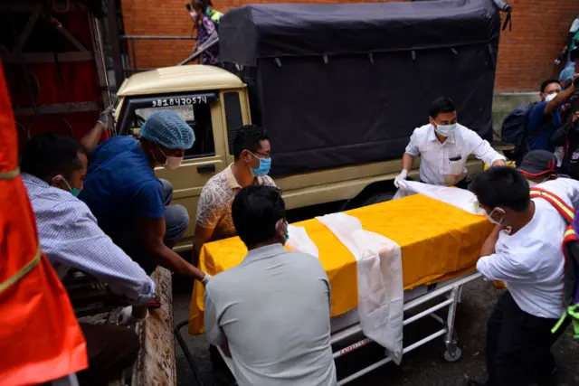 विदेशबाट ल्याइएको शव