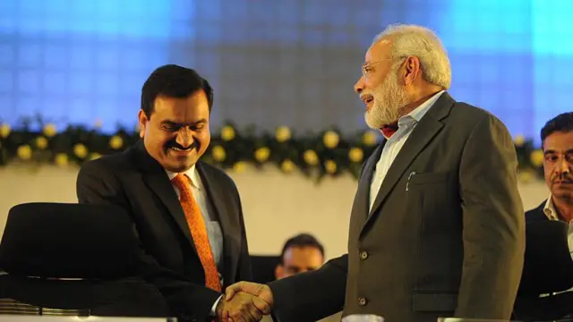 গৌতম আদানির সঙ্গে প্রধানমন্ত্রী মোদীর ঘনিষ্ঠ সম্পর্ক রয়েছে বলে অভিযোগ।