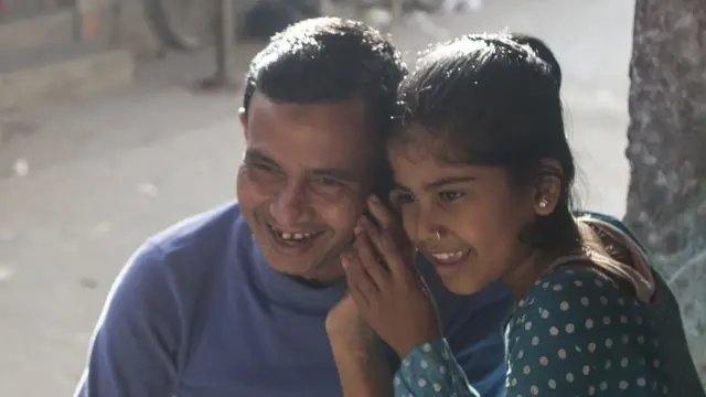 বাংলাদেশে প্রায় ১৫ কোটি মানুষ মোবাইল ফোন ব্যবহার করছেন।