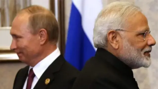 રશિયા અને યુક્રેન વચ્ચે પાછલા ઘણા દિવસોથી સરહદે સેના ખડકી દેવાઈ છે