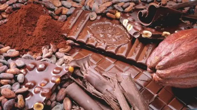 Les entreprises chocolatières suisses n'ont pas encore complètement éliminé le sucre de leur production. 