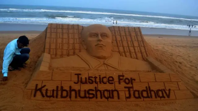 પ્રતીકાત્મક તસવીર