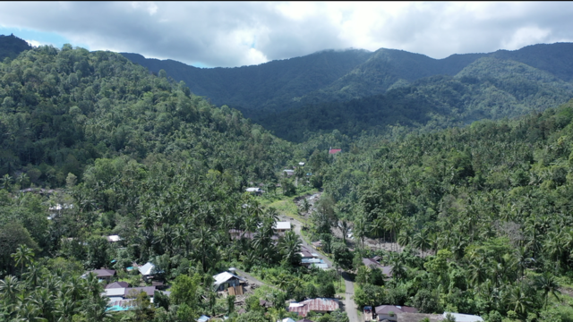 Gunung Sahendaruman terletah di selatan Pulau Sangihe yang masuk dalam wilayah izin tambang emas.