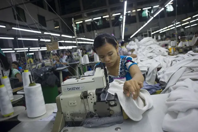 မြန်မာက အထည်ချုပ်အမျိုးသမီးများ 