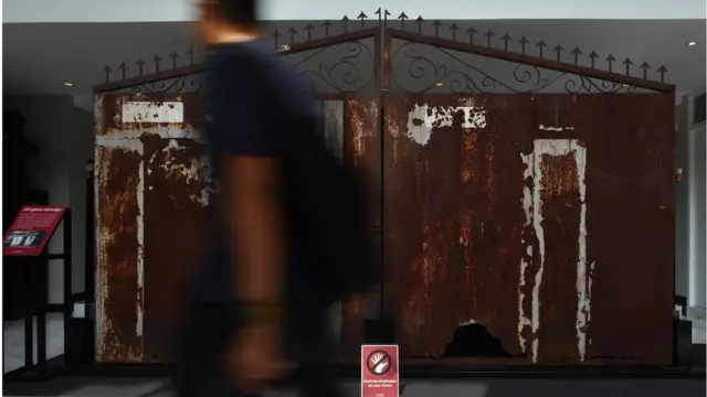 ประตูแดง