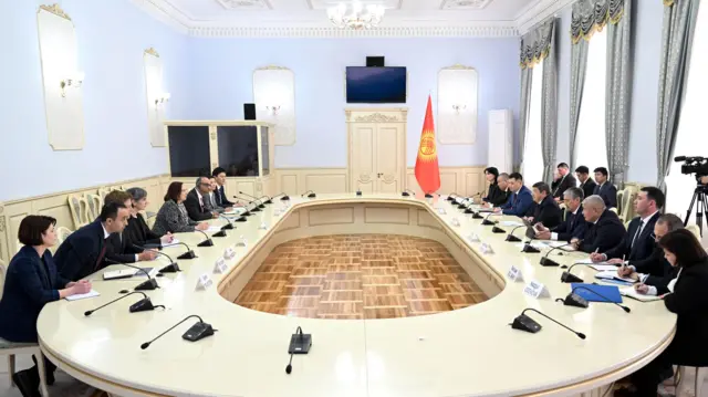 Акылбек Жапаров Дүйнөлүк банктын делегациясы менен март айында эле жолугушуп, жазгы жолугушуулардын күн тартибин талкуулаган болчу. 