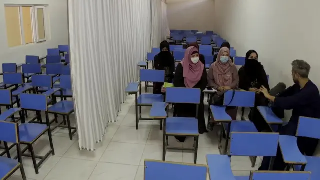 Ўғил ва қиз талабалар ўртасида парда тортилди