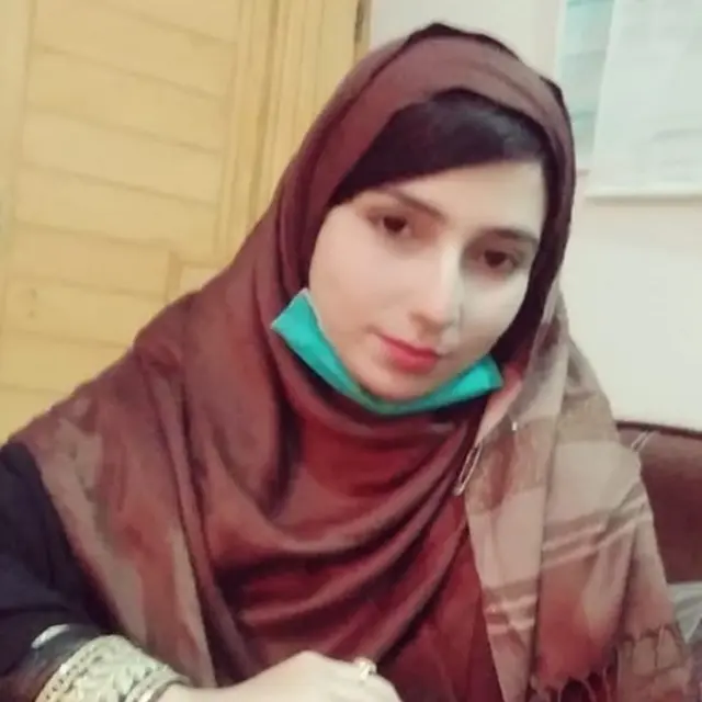 گاور خان کی بیٹی 21 سالہ کوثر جنھوں نے اپنے والد کو جگر کا عطیہ دیا