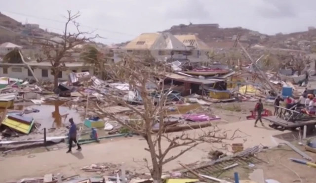பெரில் சூறாவளியால் தரைமட்டமான தீவு - தங்குவதற்கே இடமின்றித் தவிக்கும் மக்கள்