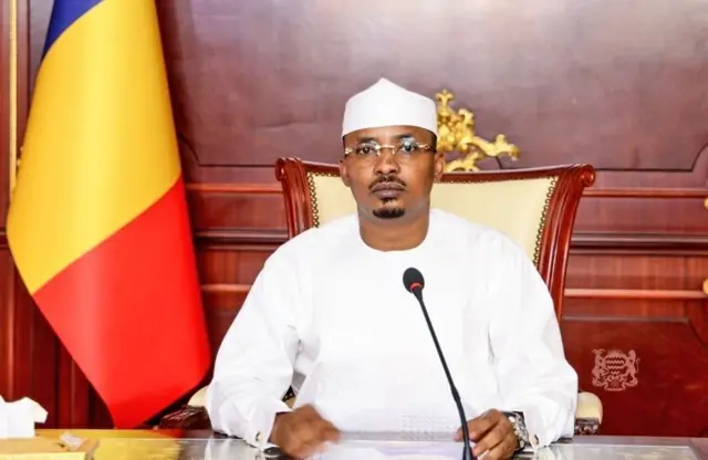 Mahamat Idriss Deby veut définitivement troquer son treillis contre le costume de chef d'Etat