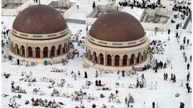 د سعودي اوڅار عالم شيخ سعد ال شتري د حج خطبه کې پر مسلمانانو غږ وکړ چې د خلکو پر حق له تېري او بې عدالتۍ دې ډډه وکړي.