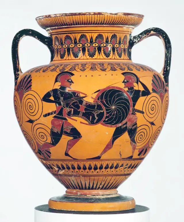 प्राचीन ग्रीक लोकांना अँफोरा नावाची मातीच्या भांडी