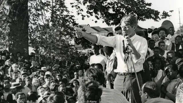 Kennedy discursando