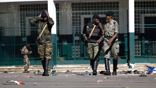 Said Hussein Ali Raza a été tué de trois balles alors qu'il garait sa voiture devant l'ambassade de l'Inde par des tireurs à moto.