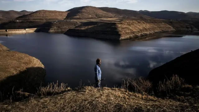 ብ2000 ኣብ መፋስስ ሩባ ኦሬንጅ-ሴንኩ ስምምዕ ምክፋል መዓይ ተፈሪሙ፤ እንተኾነ ክሳብ ሕጂ ኣካታዒ'ዩ