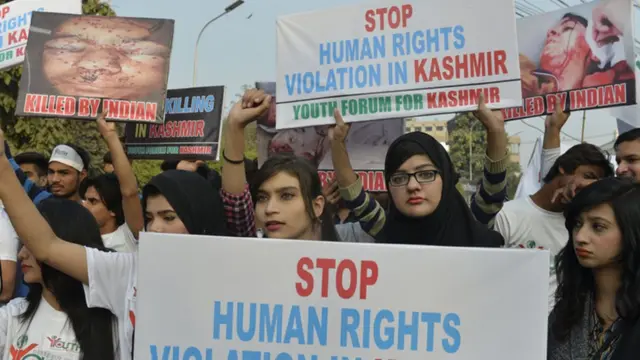 কাশ্মীরে মানবাধিকার লঙ্ঘণ নিয়ে সোচ্চার সেখানকার বাসিন্দারা।