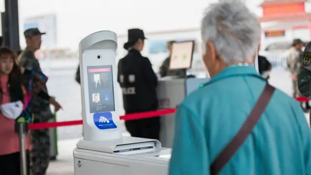 Máquina de reconocimiento facial en China.